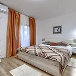Center Sea By Interhome *
