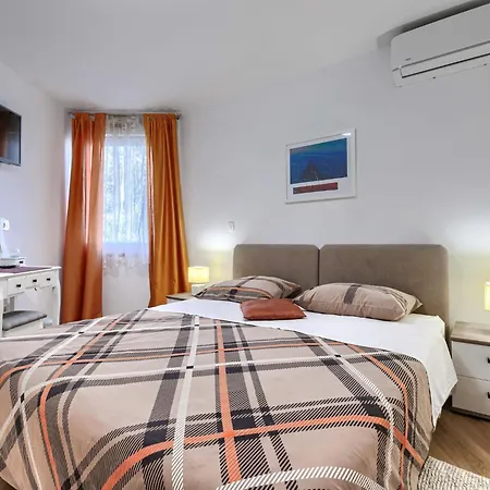 Center Sea By Interhome * Porec