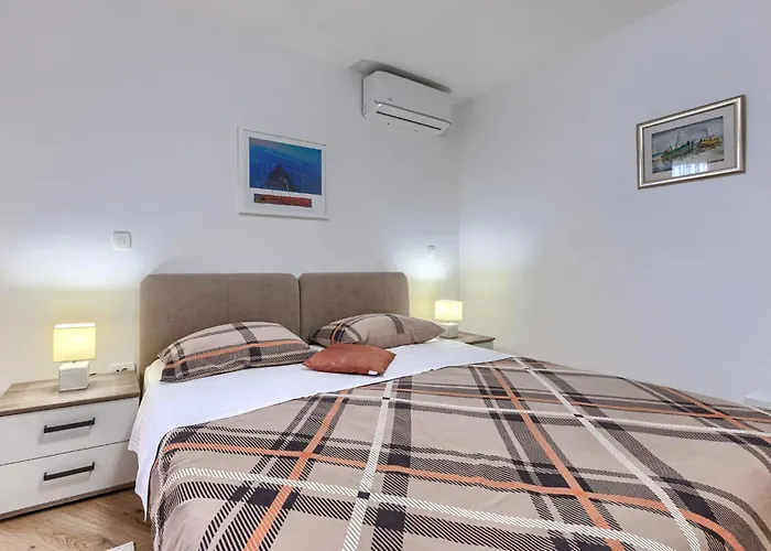 Center Sea By Interhome * Poreč