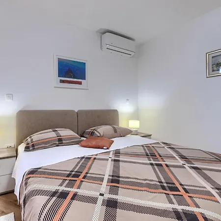 Center Sea By Interhome * Porec