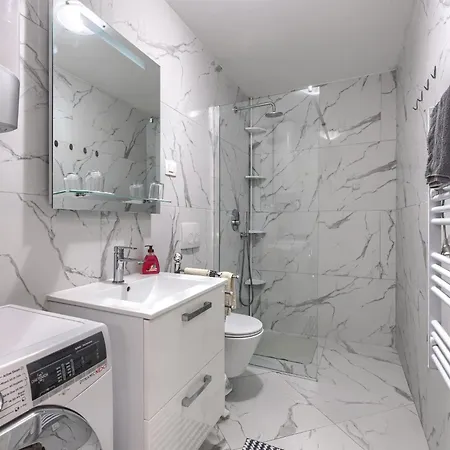 Apartment Center Sea By Interhome