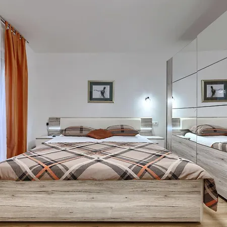Apartment Center Sea By Interhome *
