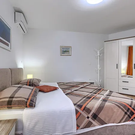 Center Sea By Interhome * Porec