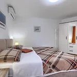 Center Sea By Interhome * Poreč