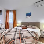 Center Sea By Interhome * Poreč